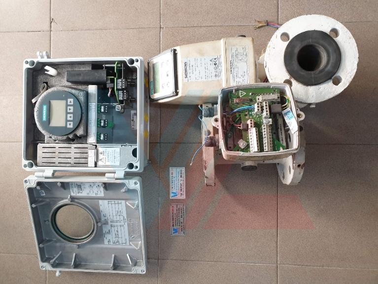 Hệ đo lưu lượng kênh hở nhà máy cấp nước cần sửa cảm biến siêu âm Siemens SITRANS LUT430.