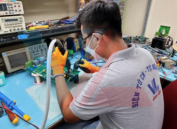 Thay board FC102 thay moi board dieu khien bien tan Danfoss FC102